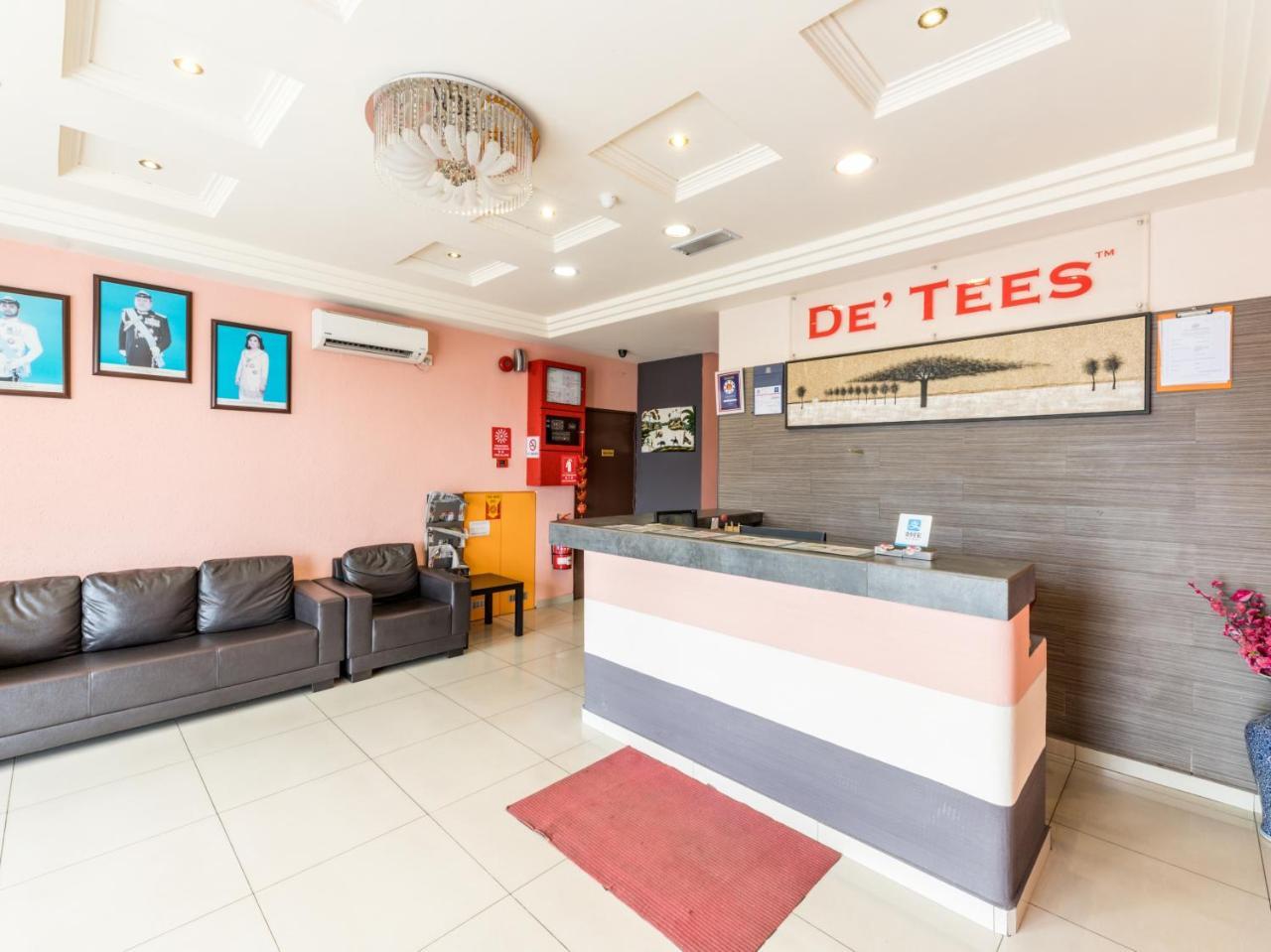Hotel De' Tees, Masai Utama Пасир-Гуданг Экстерьер фото