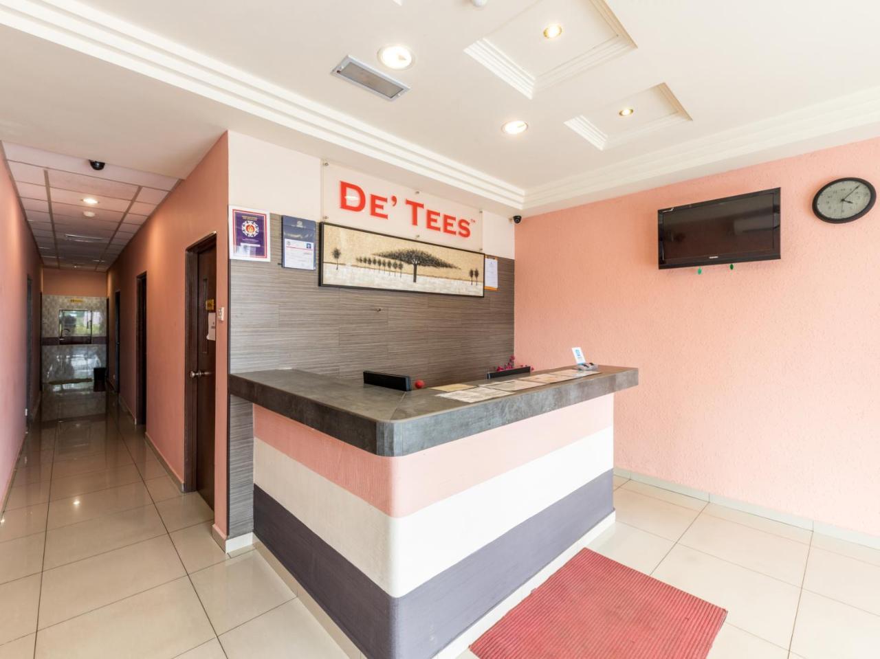 Hotel De' Tees, Masai Utama Пасир-Гуданг Экстерьер фото